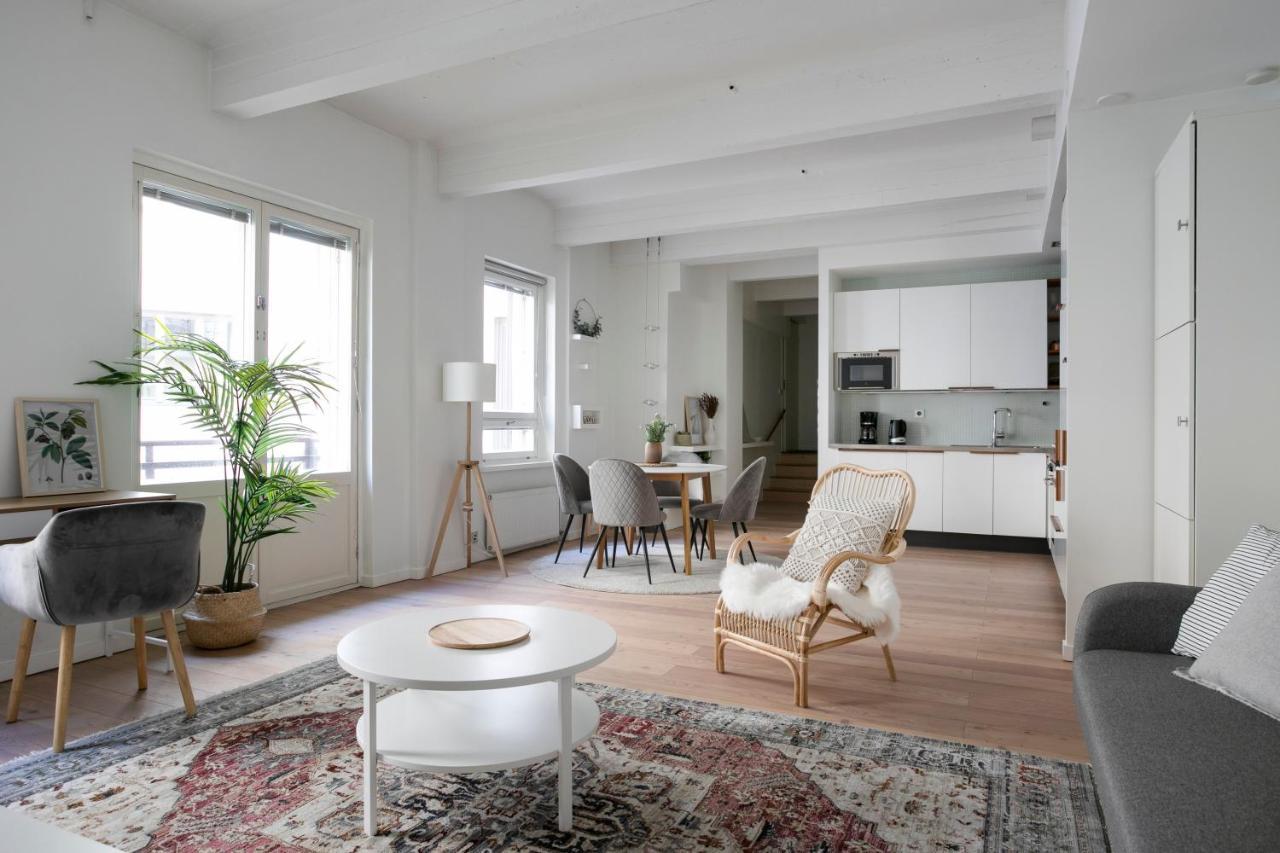 2Ndhomes Loft Apartment With Spa & Balcony By The White Church Хельсинки Экстерьер фото